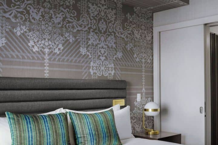 Room 28 of 159