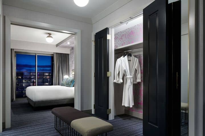 Room 10 of 159